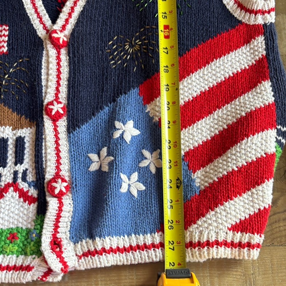 Fabulous Vintage Patriotic Knit Vest with Flag and Fireworks 🤩 - Picture 11 of 11